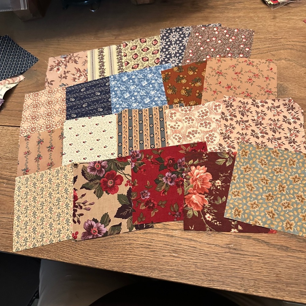 40 Pre-Cut 5 Inch Cotton Fabric Squares Charm Pack Civil War Reproduction Floral - Picture 2 of 3